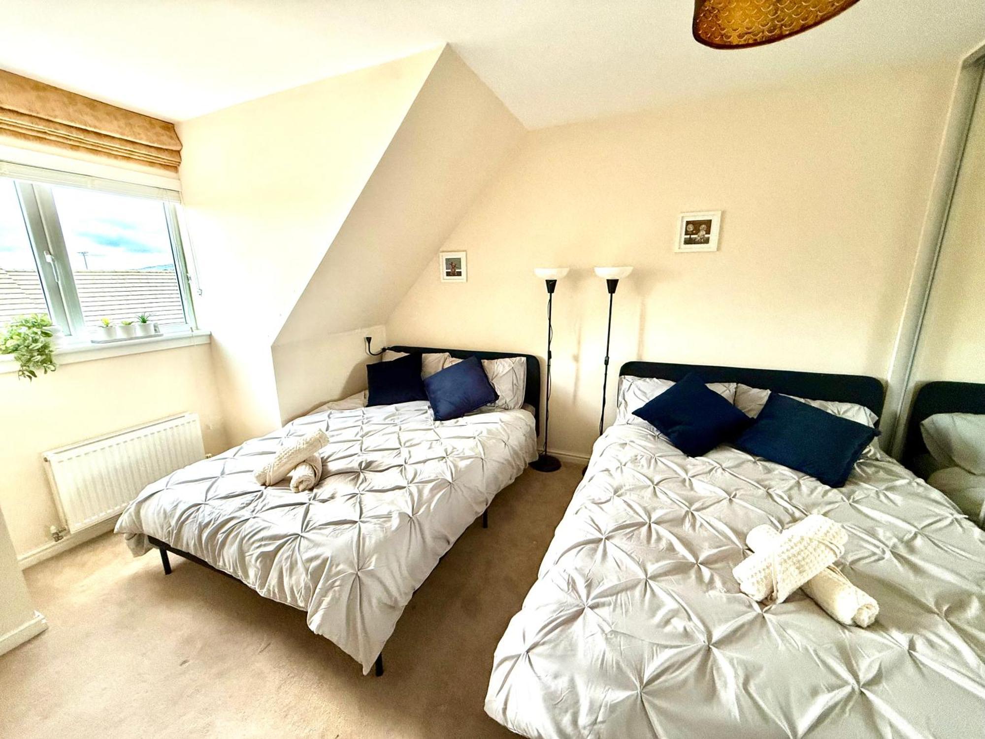Torwood Townhouse - Fast Wifi And Free Parking *