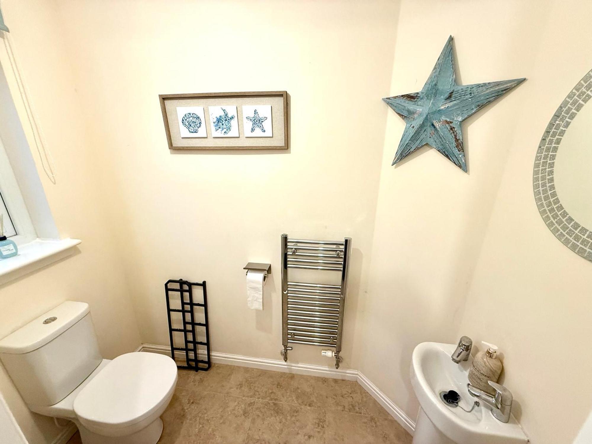 Torwood Townhouse - Fast Wifi And Free Parking