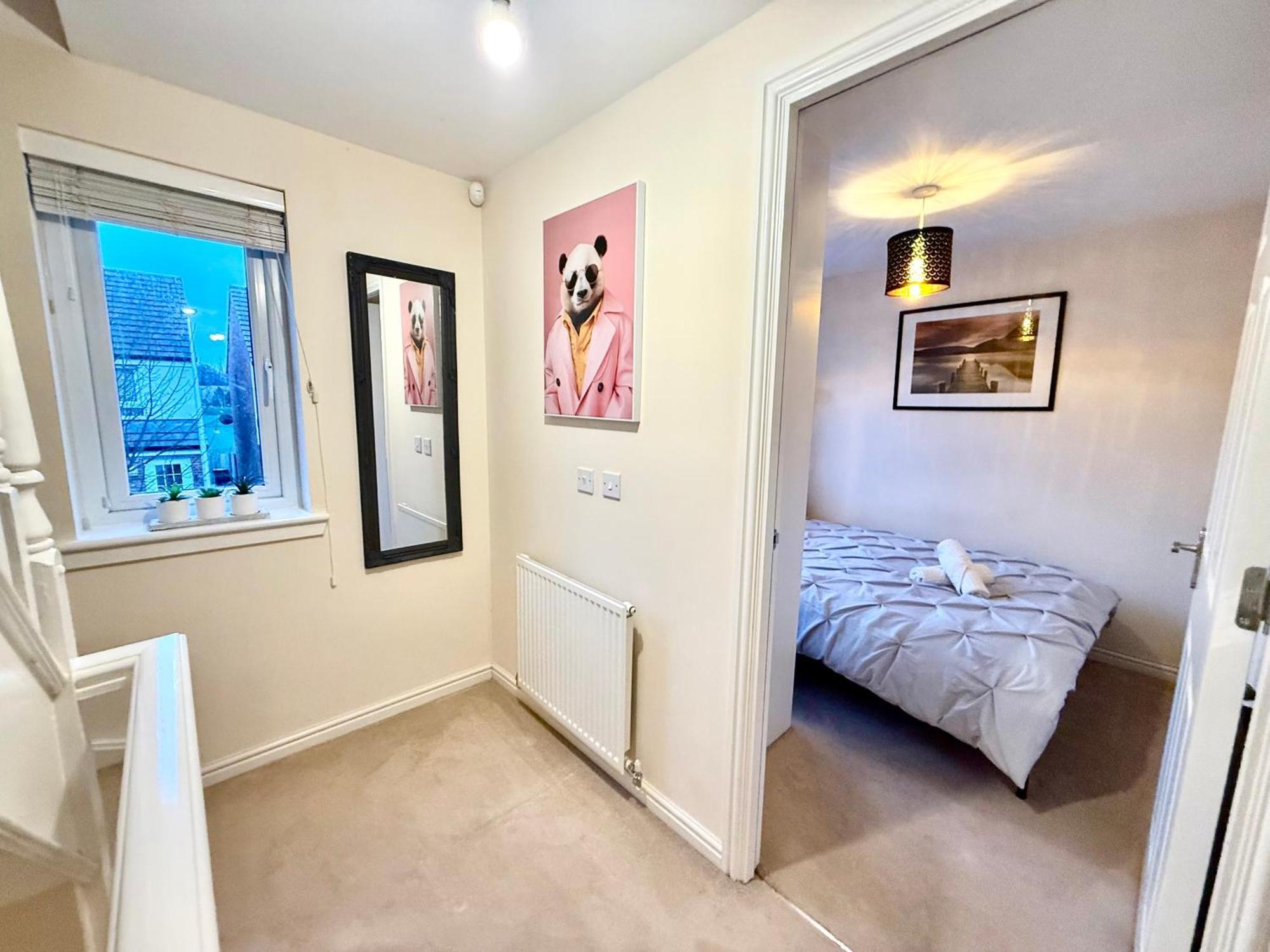 Torwood Townhouse - Fast Wifi And Free Parking